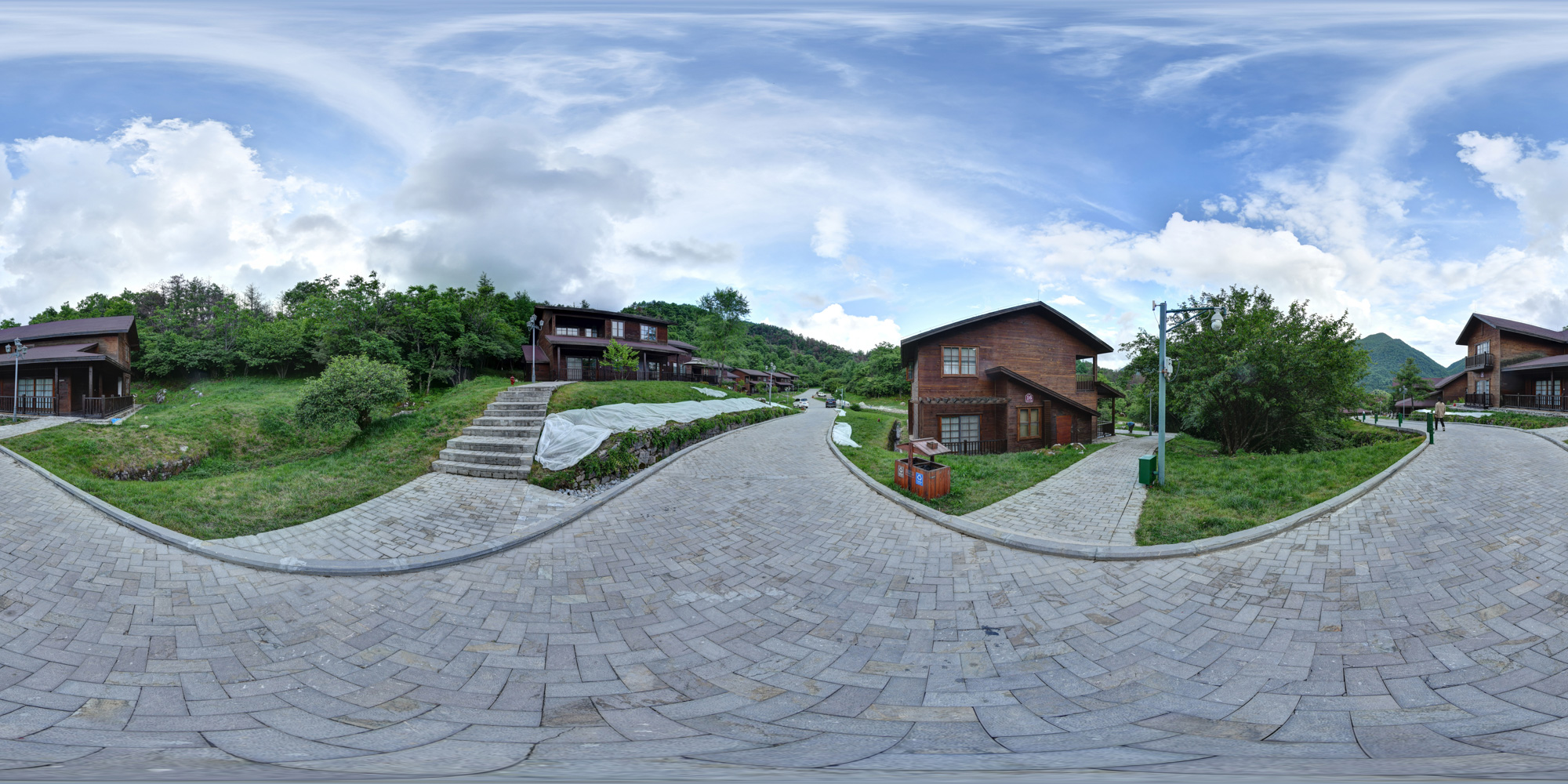 3彩云间路口.jpg